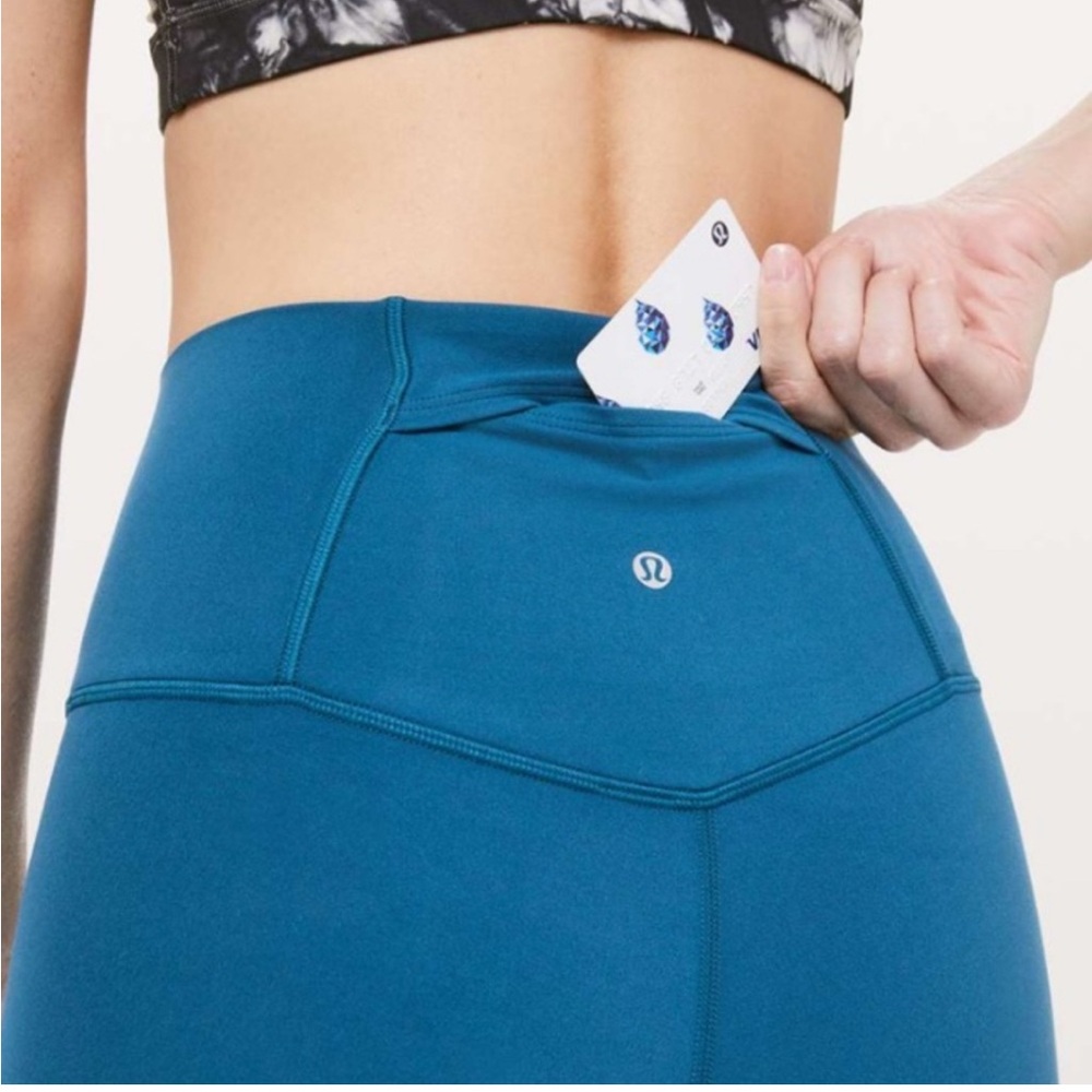 Lululemon Aligns with back pocket size 6 euc Full length Special Edition